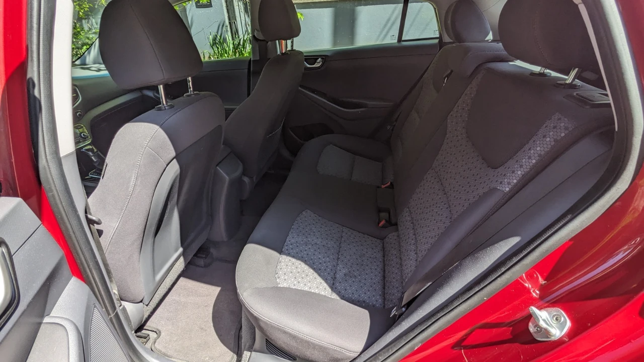 2019 Hyundai - Image 7 of 17