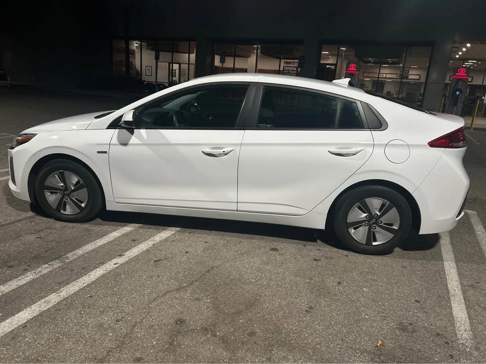 2019 Hyundai Ioniq 5 - Image 5 of 14