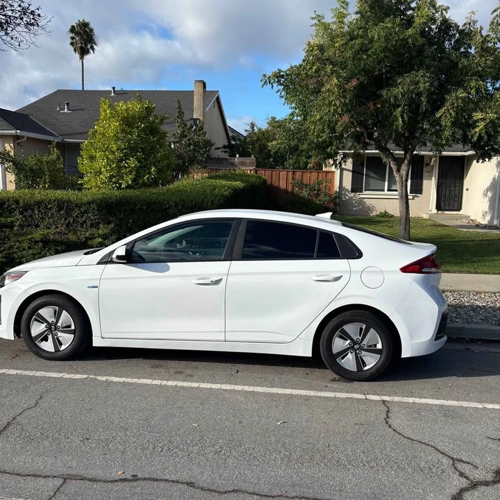 2019 Hyundai Ioniq 5 - Image 3 of 4