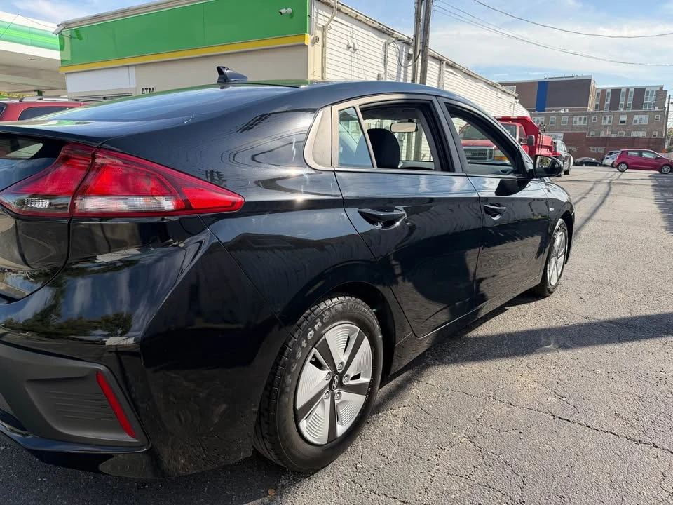 2019 Hyundai Ioniq 5 - Image 5 of 10