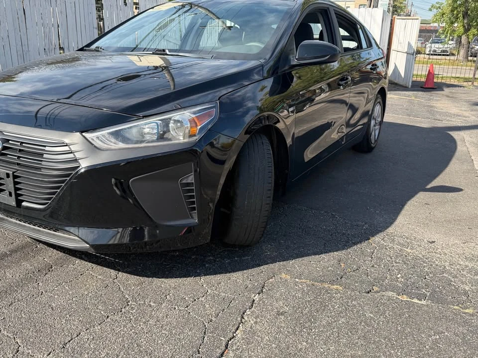 2019 Hyundai Ioniq 5 - Image 2 of 10