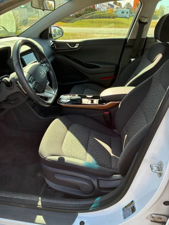2019 Hyundai Ioniq 5 - Image 8 of 10