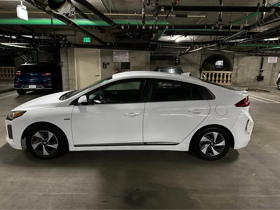 2019 Hyundai Ioniq 5 - Image 5 of 6