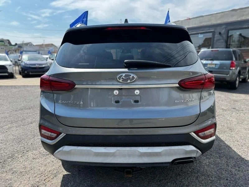 2019 Hyundai Santa Fe - Image 9 of 12