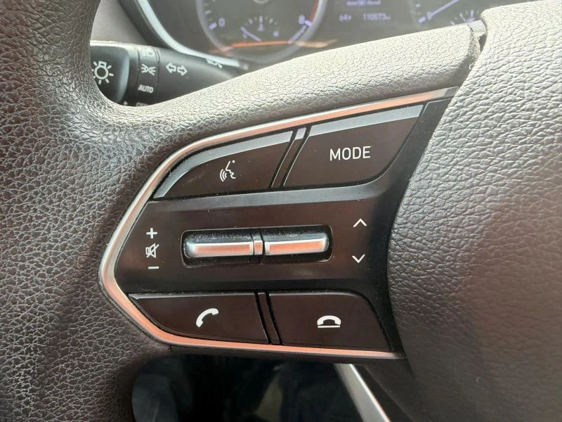 2019 Hyundai Santa Fe - Image 10 of 12