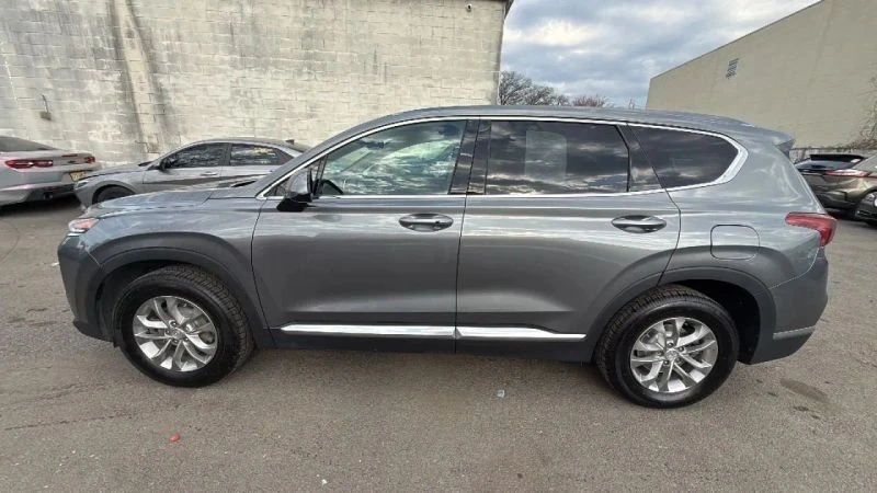 2019 Hyundai Santa Fe - Image 8 of 12