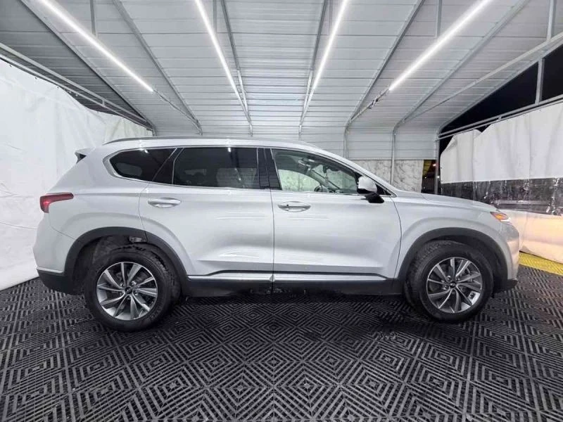 2019 Hyundai Santa Fe - Image 8 of 12