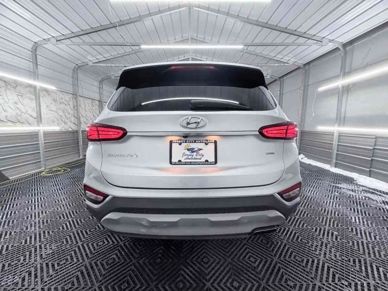 2019 Hyundai Santa Fe - Image 6 of 12