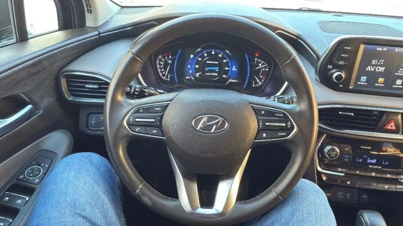 2019 Hyundai Santa Fe - Image 10 of 12