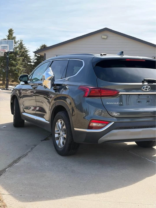 2019 Hyundai Santa Fe - Image 4 of 7