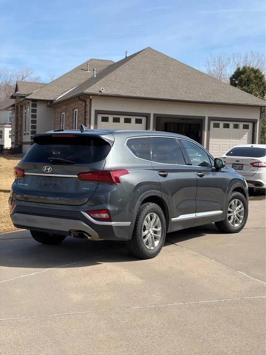 2019 Hyundai Santa Fe - Image 3 of 7