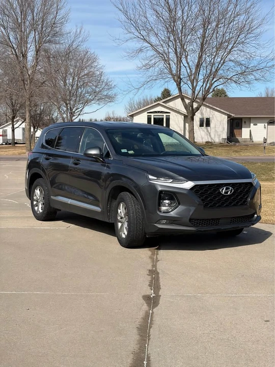 2019 Hyundai Santa Fe - Image 2 of 7