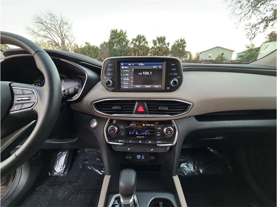 2019 Hyundai Santa Fe - Image 11 of 21