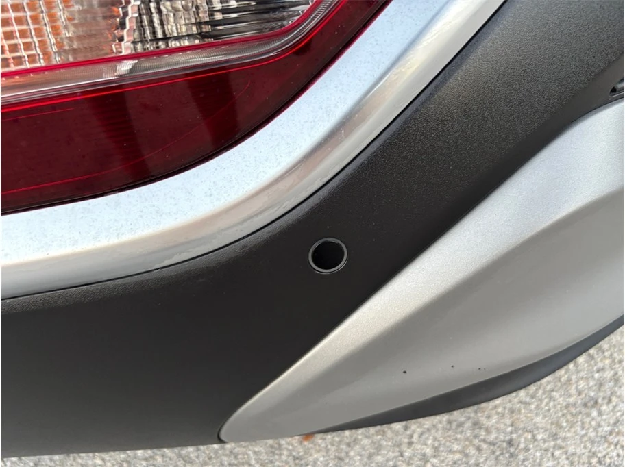 2019 Hyundai Santa Fe - Image 16 of 21