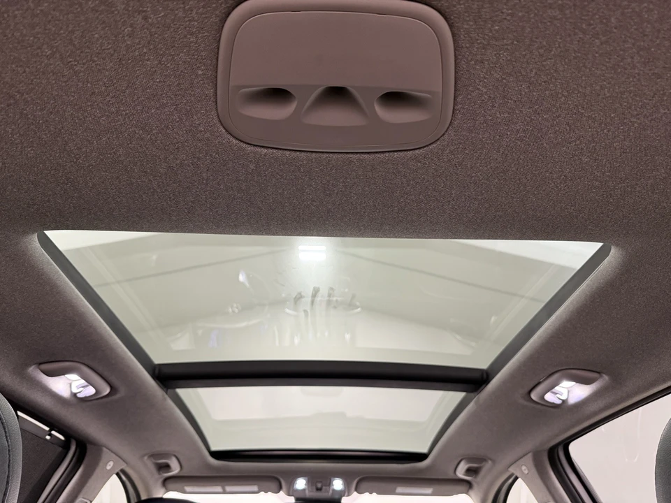 2019 Hyundai Santa Fe - Image 9 of 12