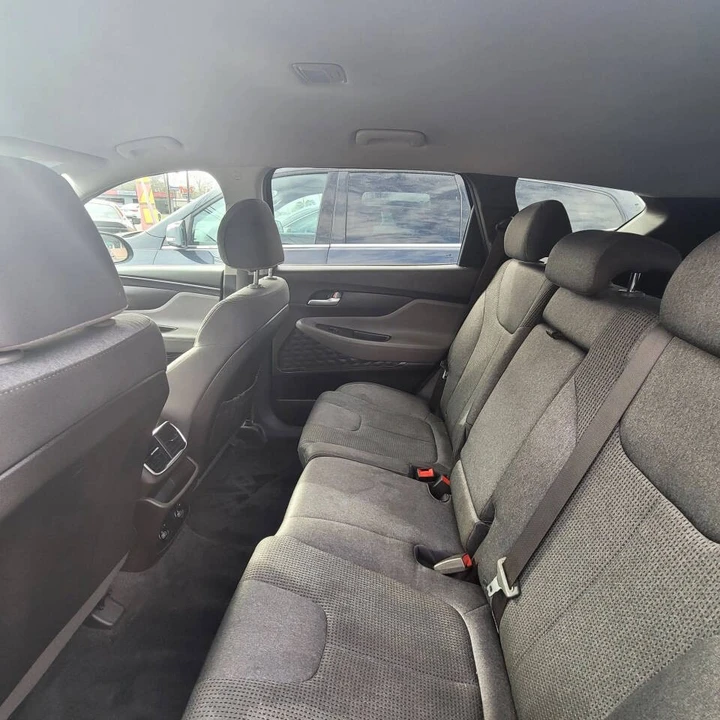 2019 Hyundai Santa Fe - Image 11 of 12