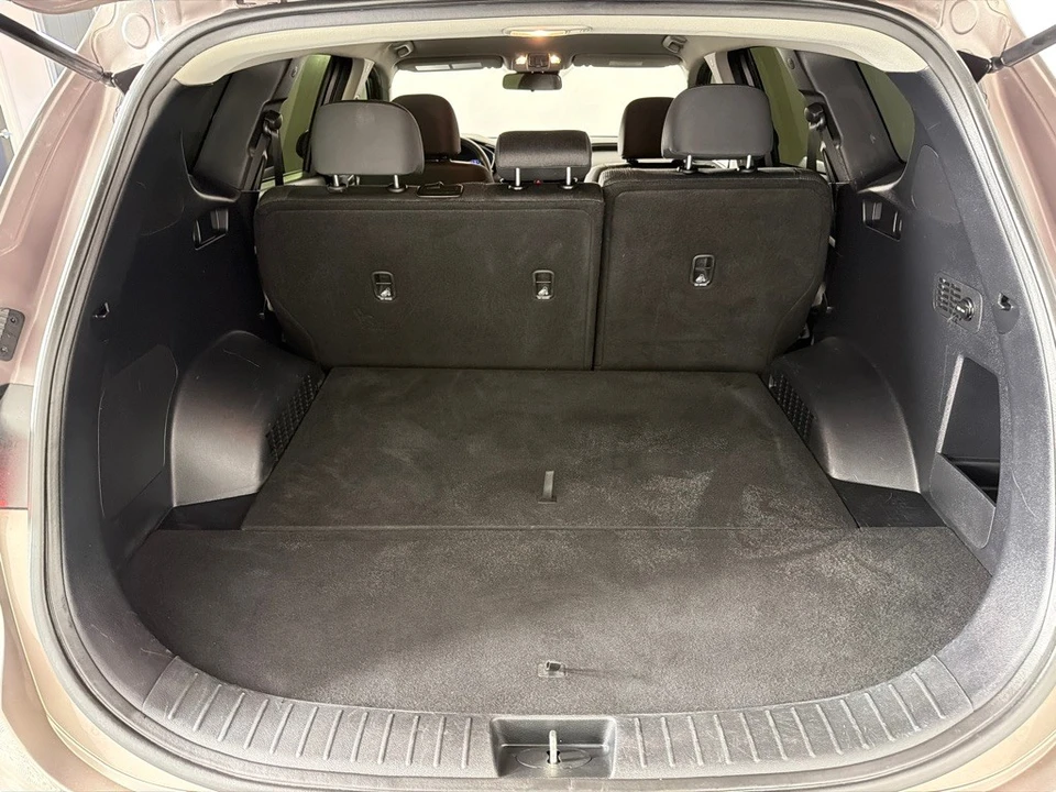 2019 Hyundai Santa Fe - Image 19 of 21