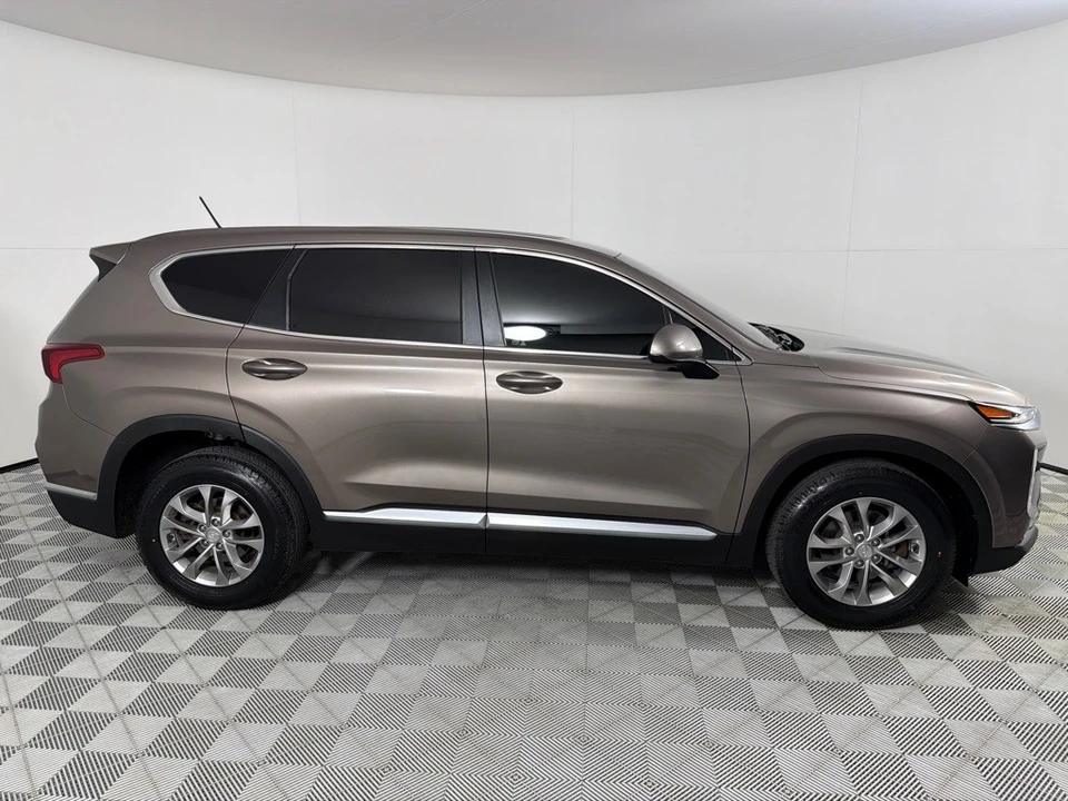 2019 Hyundai Santa Fe - Image 4 of 21