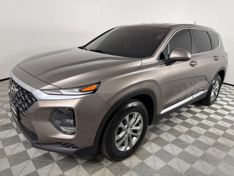 2019 Hyundai Santa Fe - Image 9 of 21