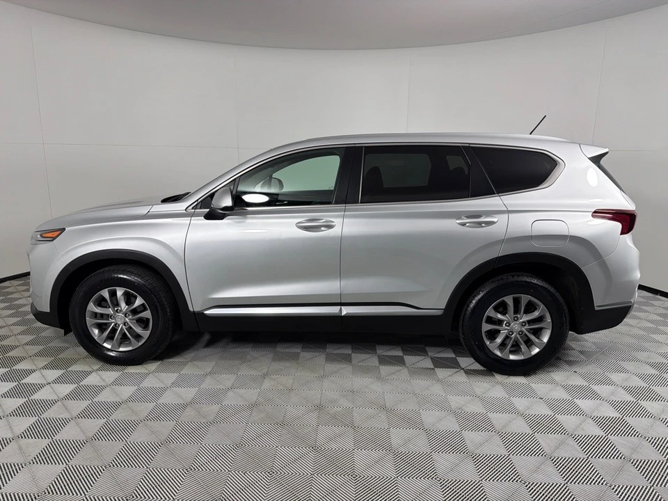 2019 Hyundai Santa Fe - Image 8 of 12
