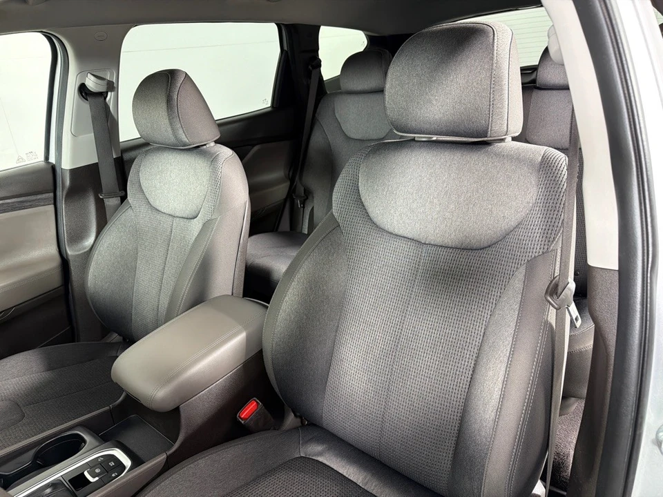 2019 Hyundai Santa Fe - Image 11 of 12