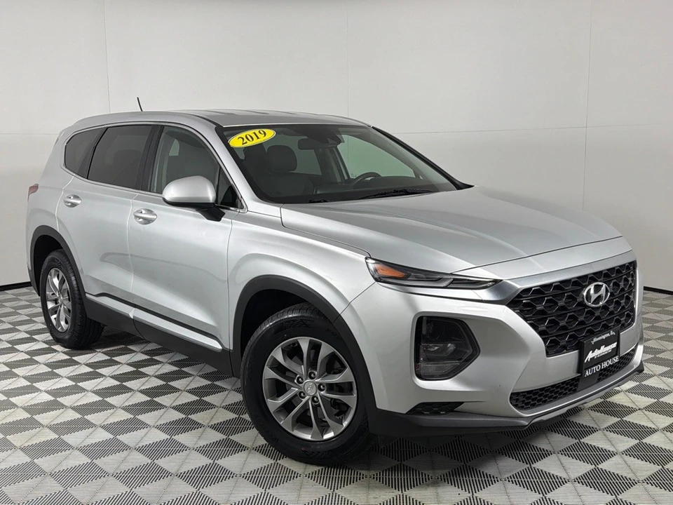 2019 Hyundai Santa Fe - Image 2 of 12