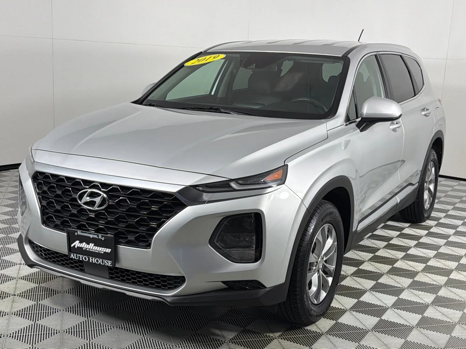 2019 Hyundai Santa Fe - Image 10 of 12