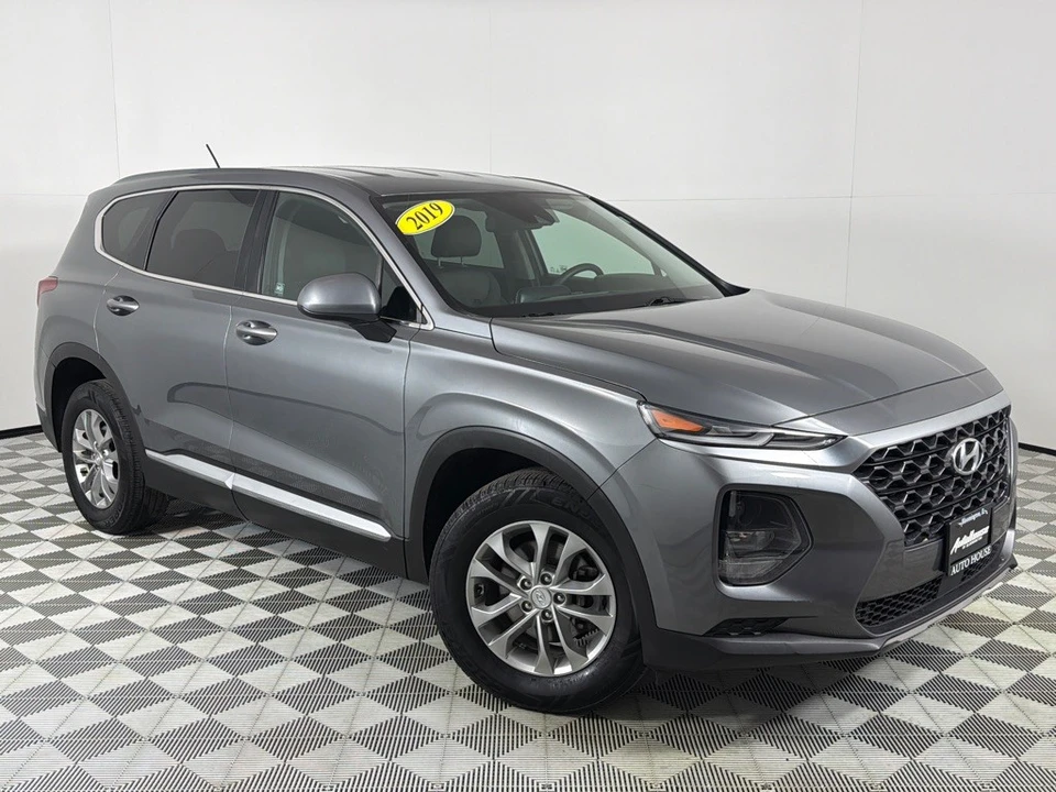 2019 Hyundai Santa Fe - Image 2 of 12