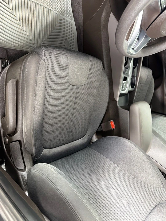 2019 Hyundai Santa Fe - Image 11 of 12