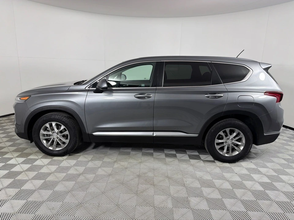 2019 Hyundai Santa Fe - Image 8 of 12