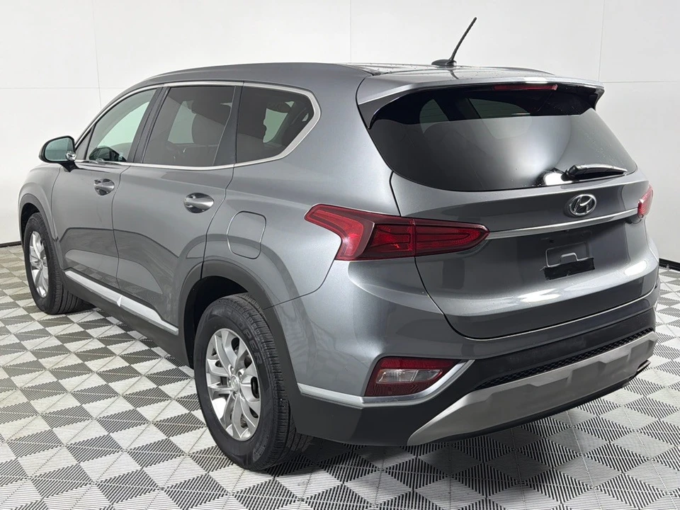 2019 Hyundai Santa Fe - Image 7 of 12