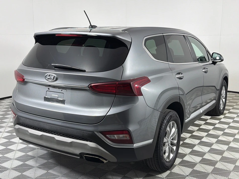 2019 Hyundai Santa Fe - Image 5 of 12