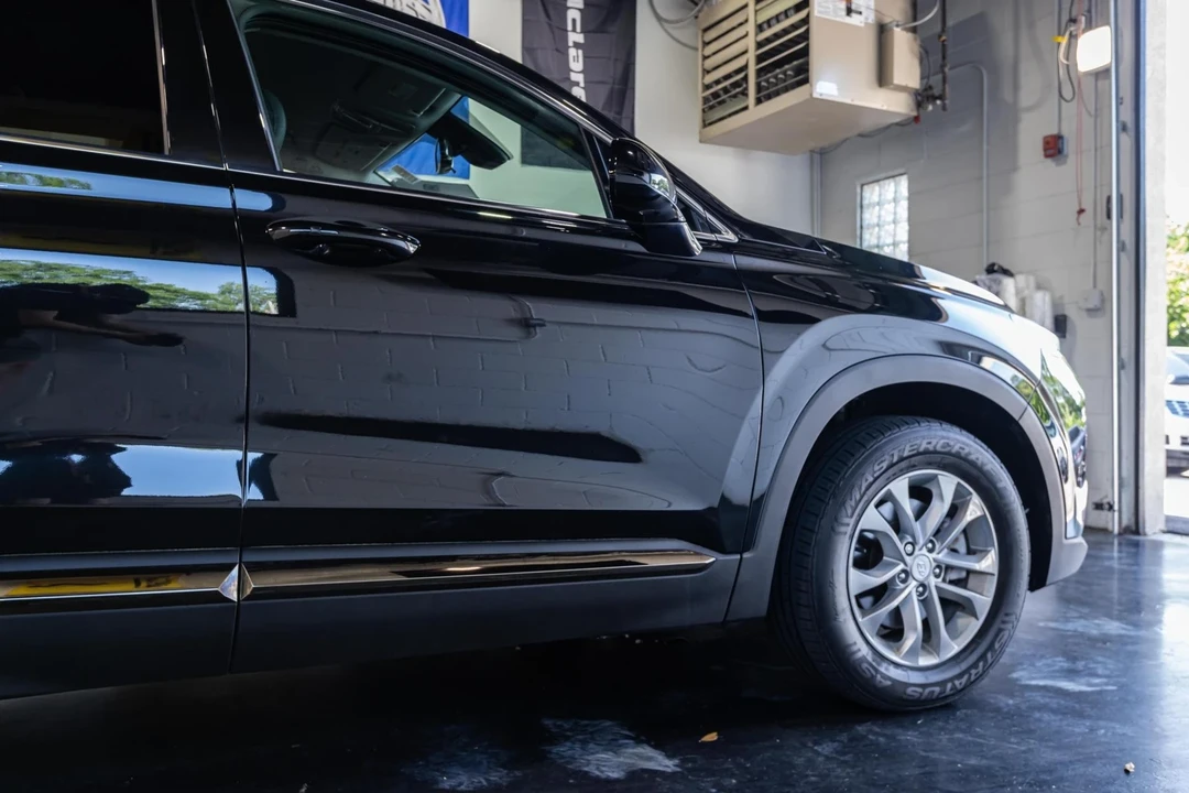 2019 Hyundai Santa Fe - Image 17 of 21