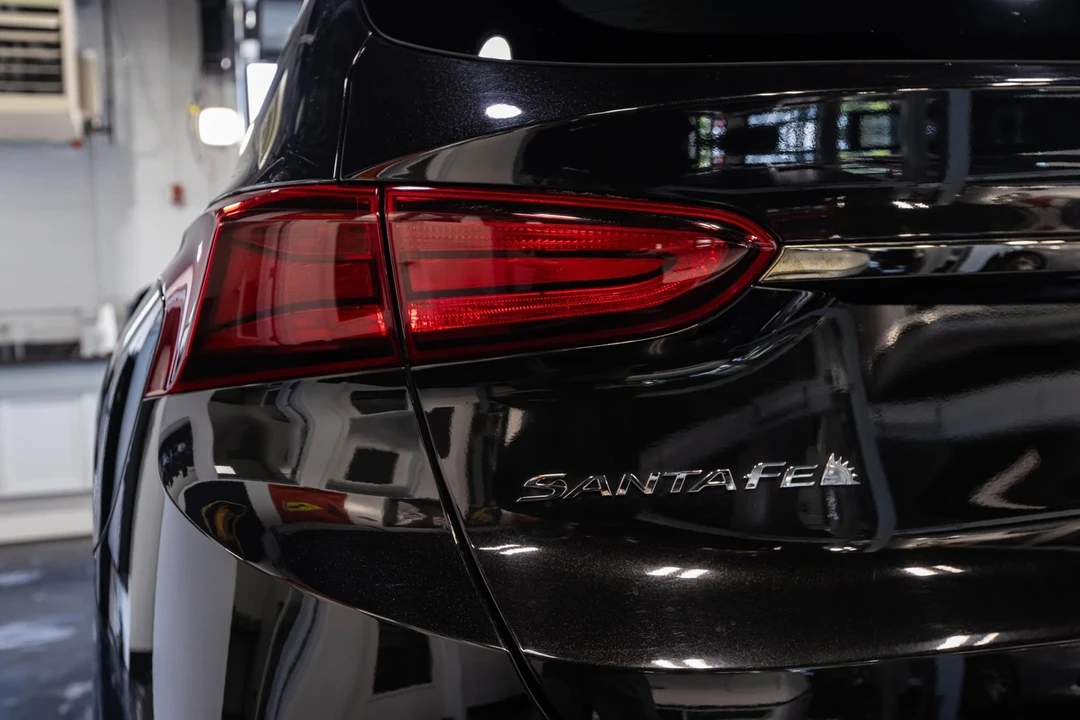 2019 Hyundai Santa Fe - Image 12 of 21