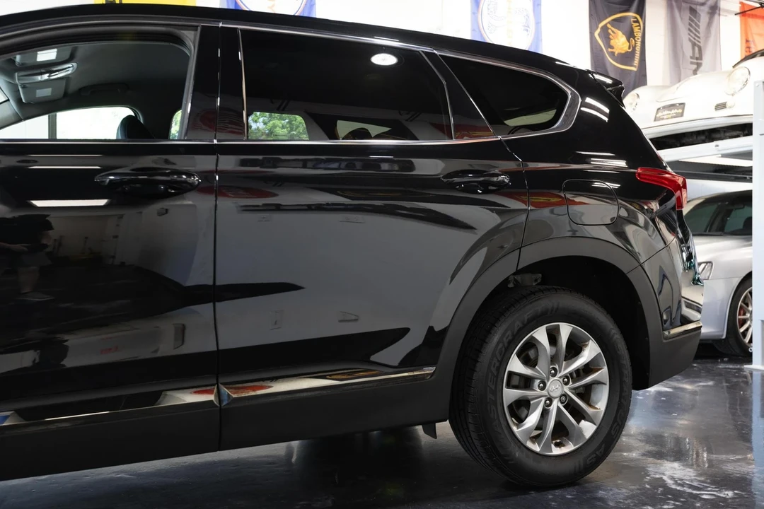 2019 Hyundai Santa Fe - Image 7 of 21