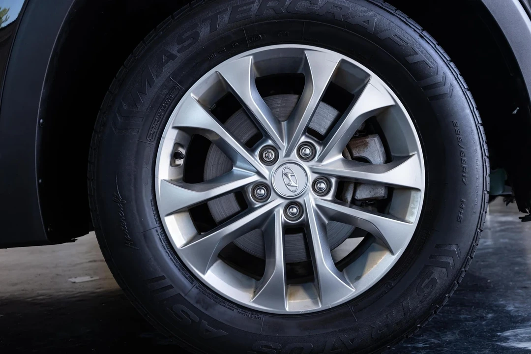 2019 Hyundai Santa Fe - Image 20 of 21