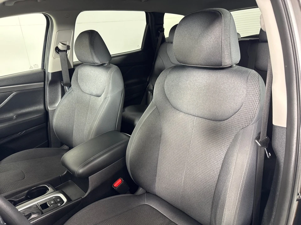 2019 Hyundai Santa Fe - Image 14 of 21