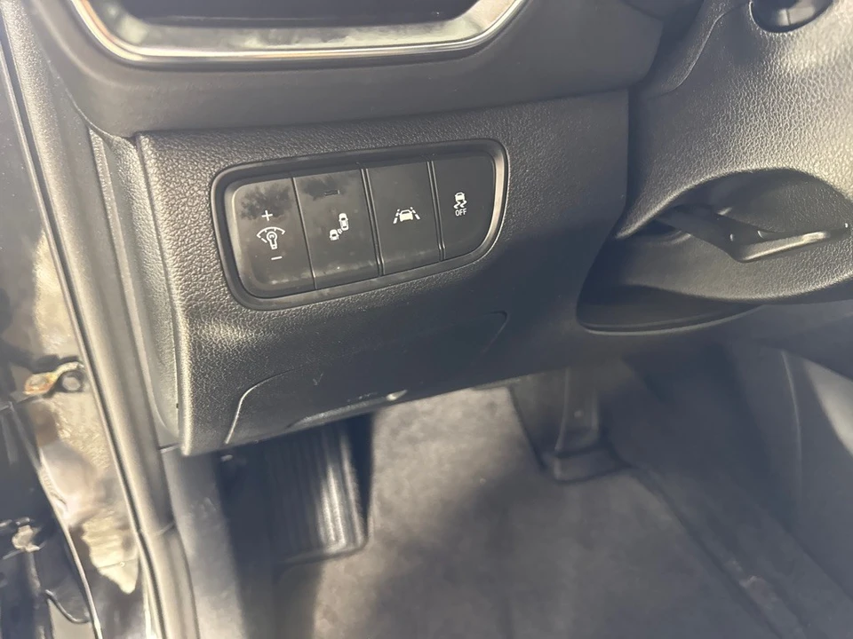 2019 Hyundai Santa Fe - Image 15 of 21