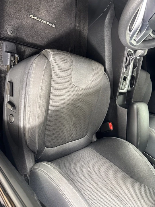 2019 Hyundai Santa Fe - Image 13 of 21