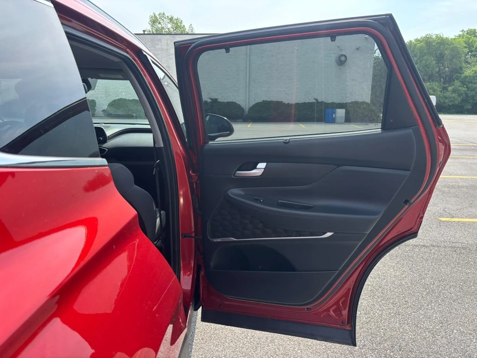 2019 Hyundai Santa Fe - Image 17 of 21