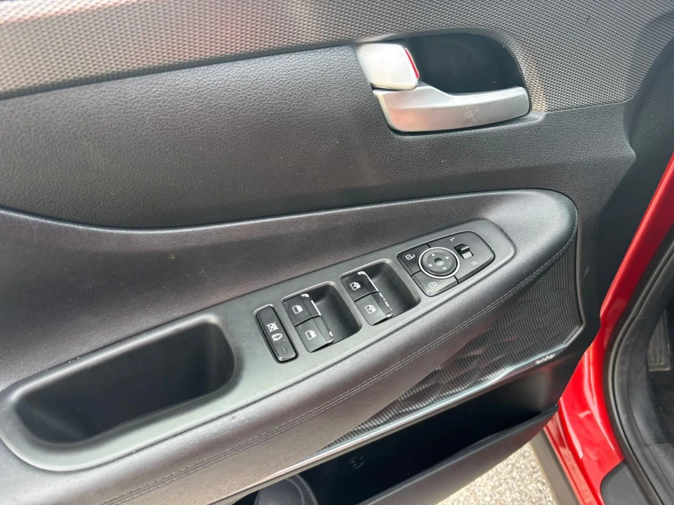 2019 Hyundai Santa Fe - Image 12 of 21