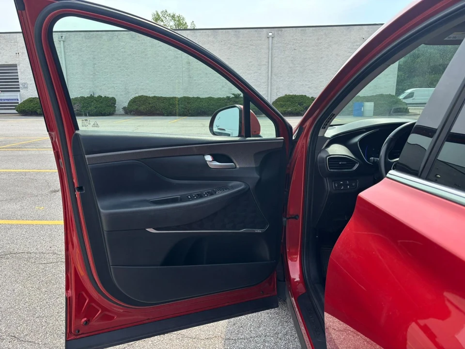 2019 Hyundai Santa Fe - Image 11 of 21