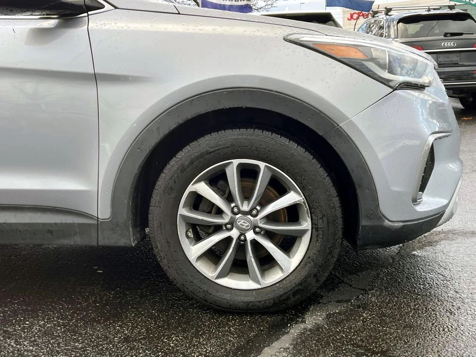 2019 Hyundai Santa Fe - Image 6 of 21