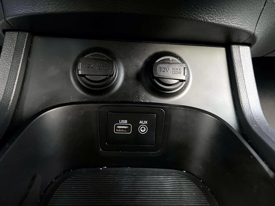 2019 Hyundai Santa Fe - Image 19 of 21