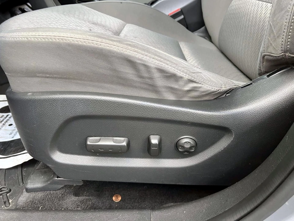 2019 Hyundai Santa Fe - Image 13 of 21