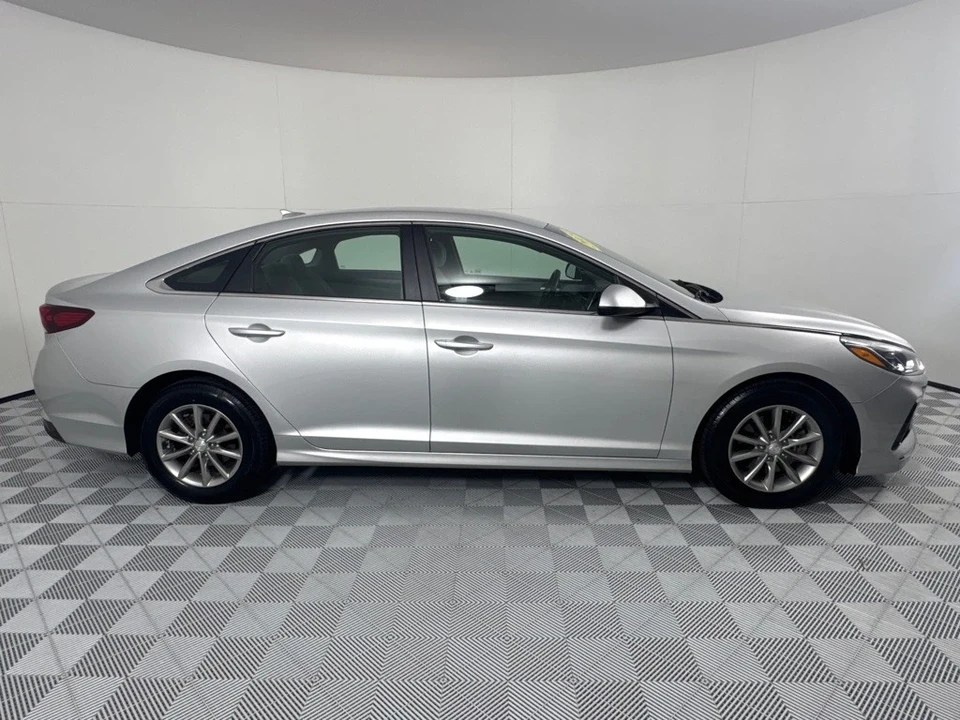 2019 Hyundai Sonata - Image 4 of 12