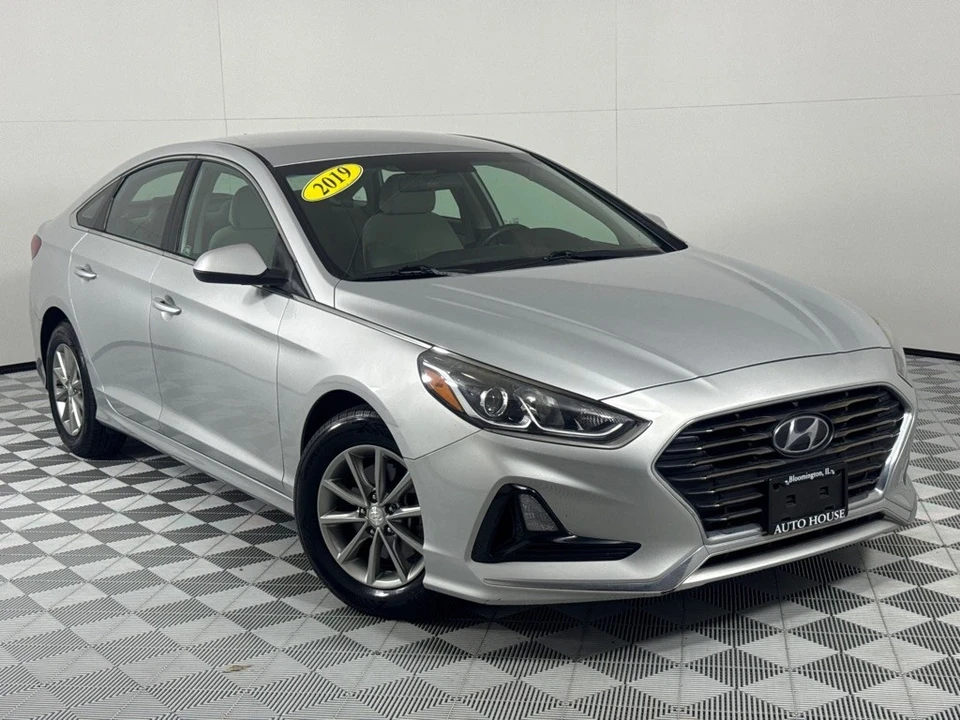 2019 Hyundai Sonata - Image 2 of 12