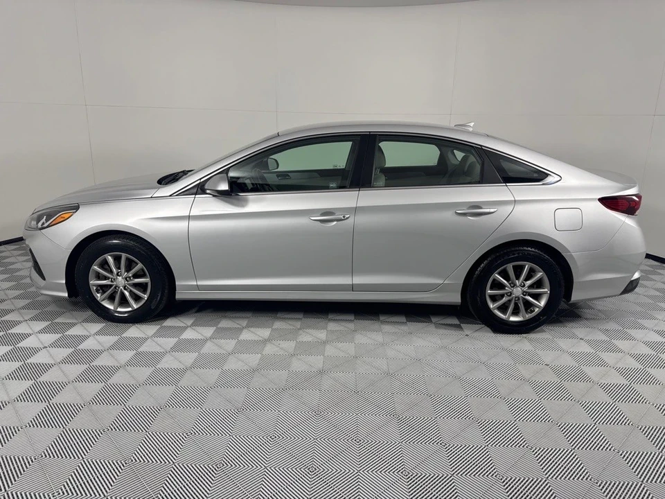 2019 Hyundai Sonata - Image 9 of 12