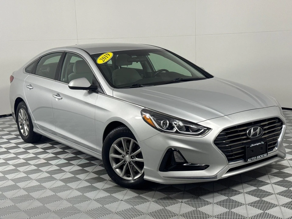 2019 Hyundai Sonata - Image 2 of 12