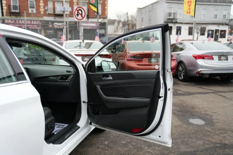 2019 Hyundai Sonata - Image 11 of 12